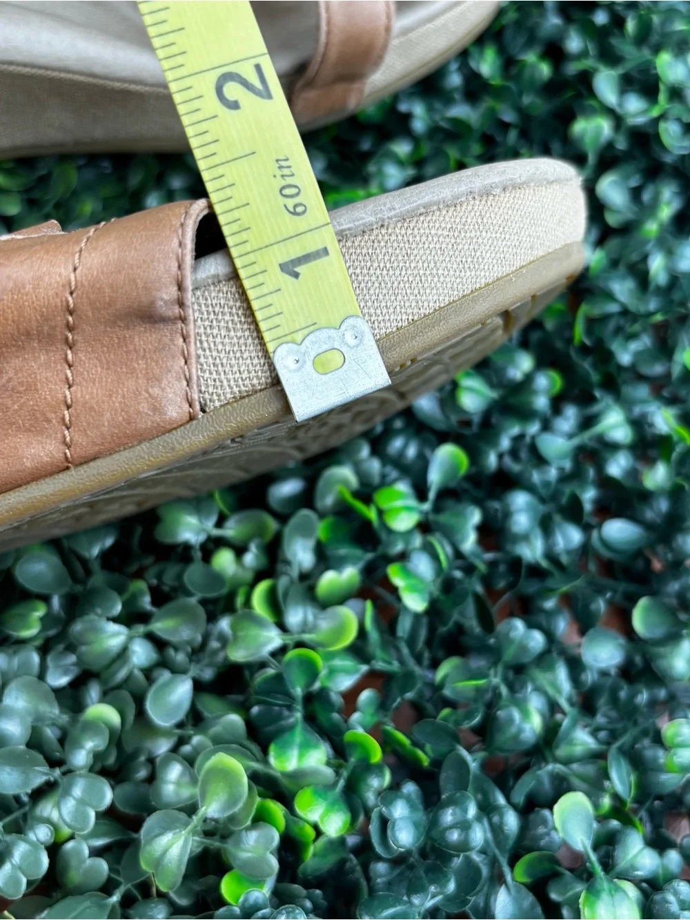 Teva Women's Brown Tan T-Strap Leather Sandals size 11 Woman - Picture 9 of 9